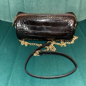 Elegant Black Croc-Embossed Women's Bag